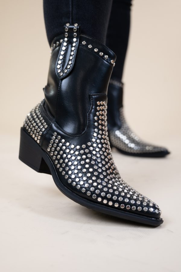 INDY STUDDED WESTERN BOOTS