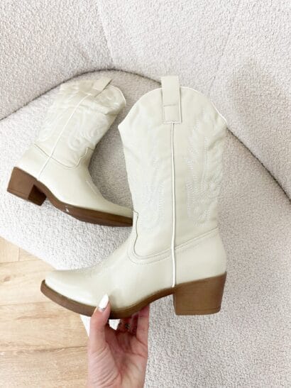 Sandy boots beige