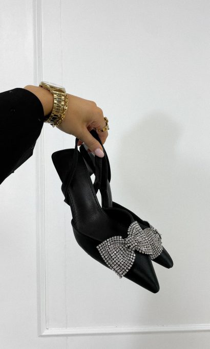 River heels black