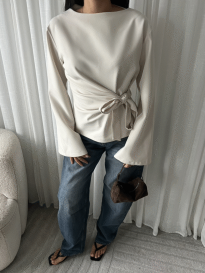 Alternative view of pre order Lindsey strik top creme