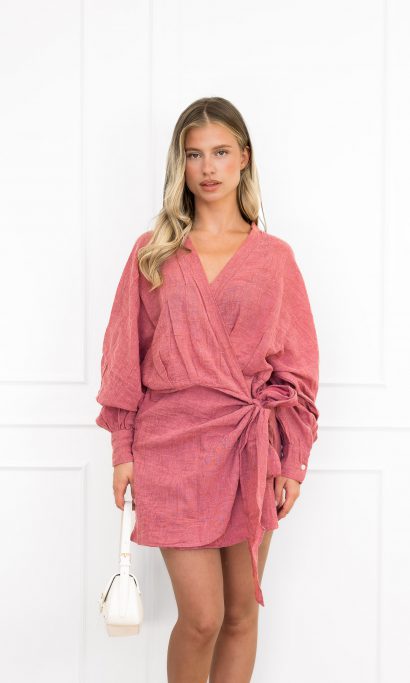 Chemay jurk roze linnen overslag voor zomerse dagen.