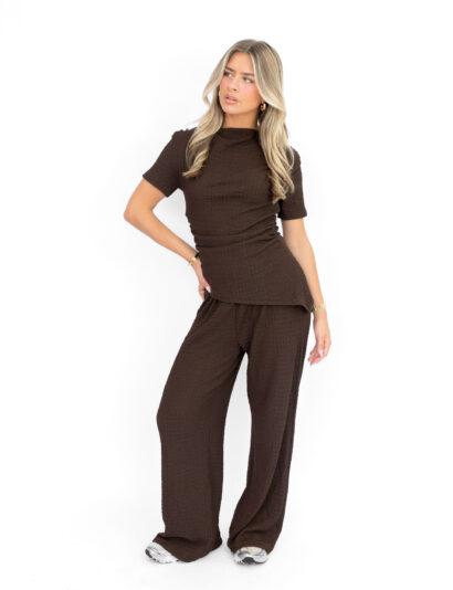 Alternative view of Aymee set bruin