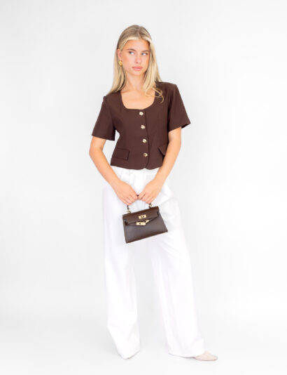 Alternative view of Kayla top bruin