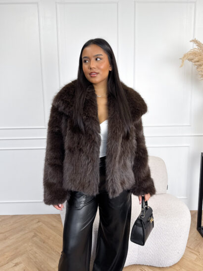 pre order Stenna faux fur jas donkerbruin