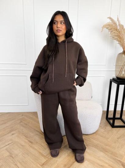 Alternative view of Elisa set bruin