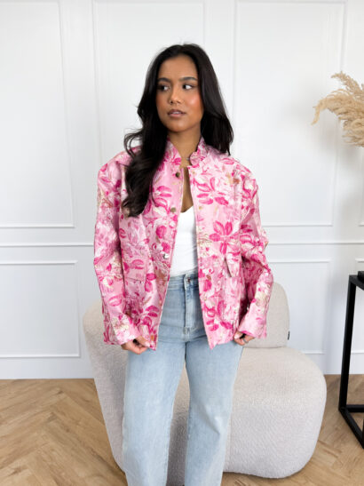 Alternative view of Jazzlyn jas roze