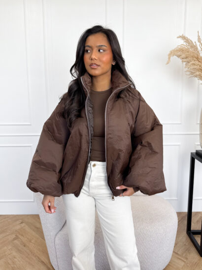 Alternative view of Jacky jas bruin