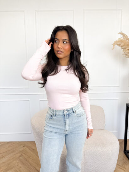 Alternative view of Yelis top roze